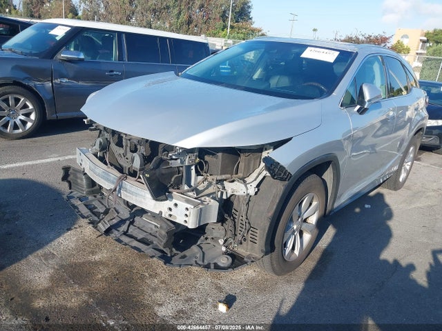 Lexus 2017 2017 2T2ZZMCA3HC043169 Image 2