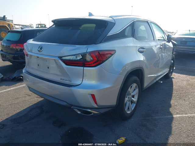 Lexus 2017 2017 2T2ZZMCA3HC043169 Image 4