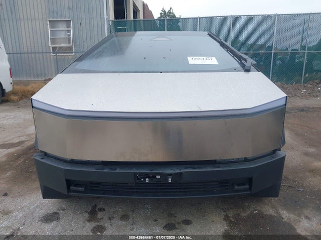 Tesla Cybertruck 2024 7G2CEHEDXRA054357 Image 11