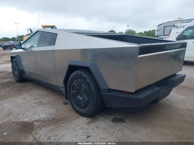 Tesla Cybertruck 2024 7G2CEHEDXRA054357 Image 3