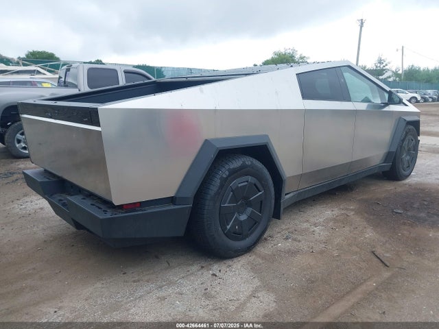 Tesla Cybertruck 2024 7G2CEHEDXRA054357 Image 4