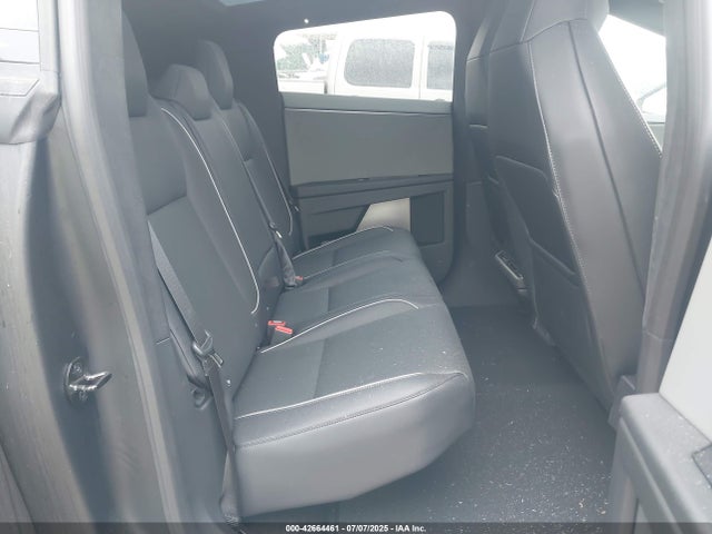 Tesla Cybertruck 2024 7G2CEHEDXRA054357 Image 8
