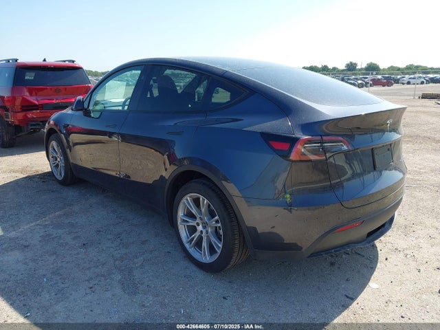 2024 TESLA MODEL Y 7SAYGDEE0RA285677 Photo 2