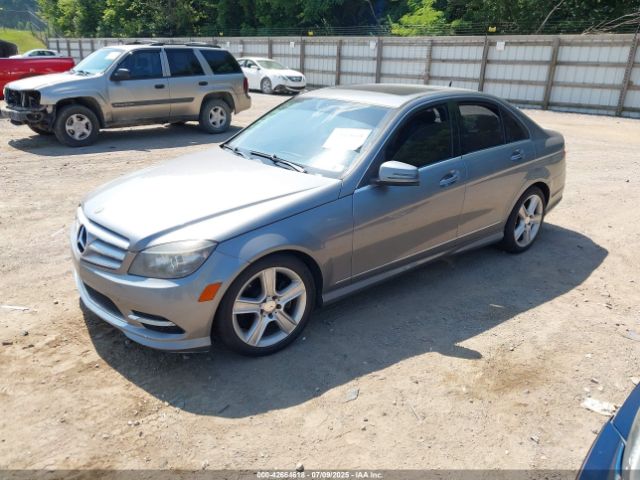 2011 MERCEDES-BENZ C 300 WDDGF8BB8BR146743 Photo 1