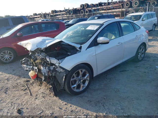 Ford 2014 2014 1FADP3J27EL221699 Image 2