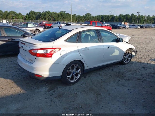 Ford 2014 2014 1FADP3J27EL221699 Image 4