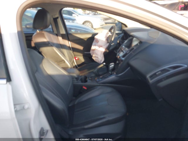 Ford 2014 2014 1FADP3J27EL221699 Image 5