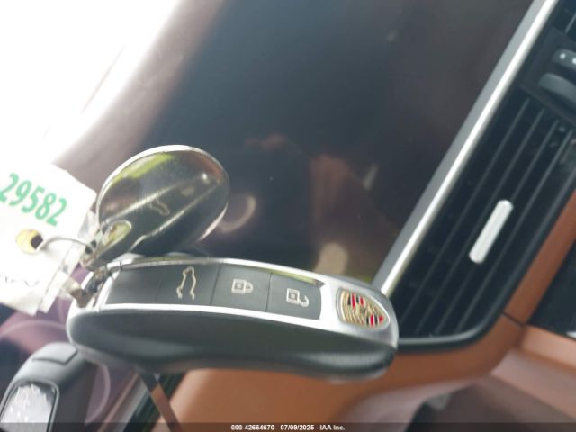 2022 PORSCHE CAYENNE WP1AA2AY9NDA05195 Photo 10