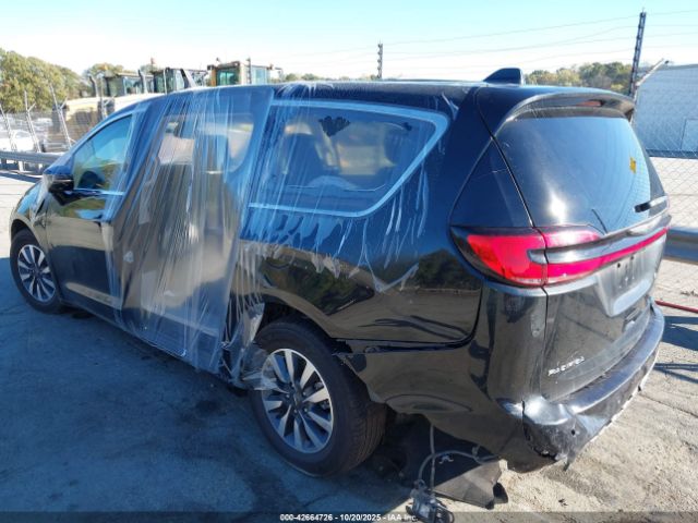2022 CHRYSLER PACIFICA HYBRID 2C4RC1L77NR120940 Photo 2