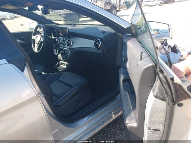 2014 MERCEDES-BENZ CLA 250 WDDSJ4EB1EN061817 Photo 4