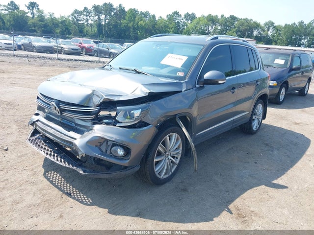 WVGBV7AX6GW607215 Volkswagen Tiguan