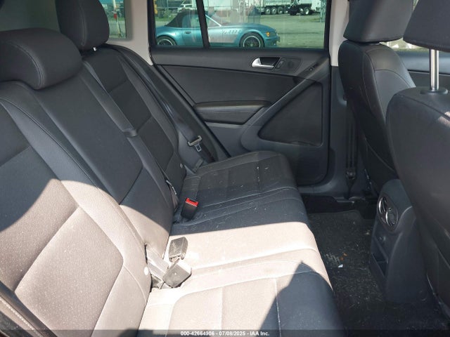 WVGBV7AX6GW607215 Volkswagen Tiguan