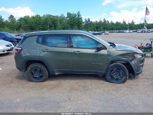 3C4NJDABXJT391141 Jeep 2018
