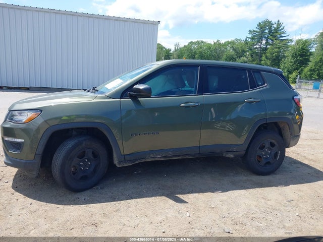 3C4NJDABXJT391141 Jeep 2018