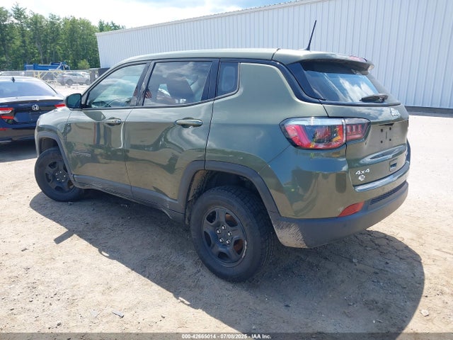 3C4NJDABXJT391141 Jeep 2018