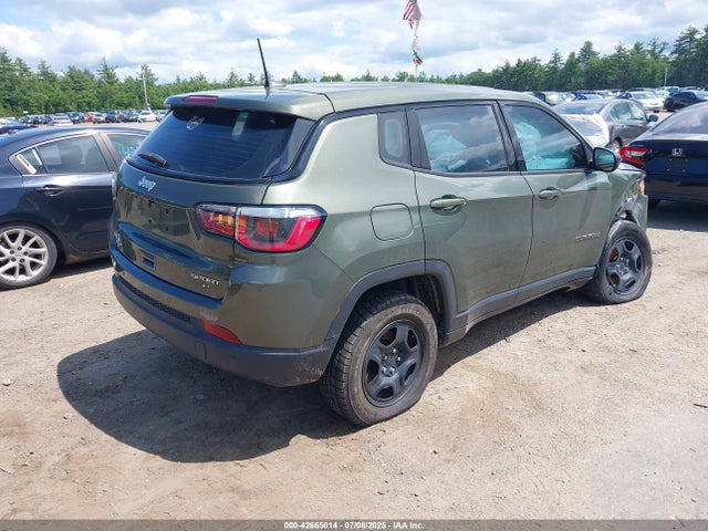 3C4NJDABXJT391141 Jeep 2018
