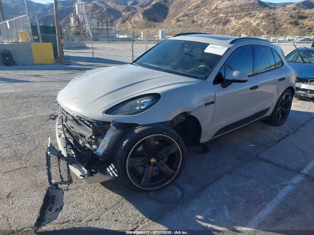 Porsche Macan 2020 WP1AB2A59LLB31305 Image 2