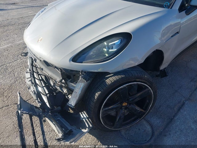 Porsche Macan 2020 WP1AB2A59LLB31305 Image 6