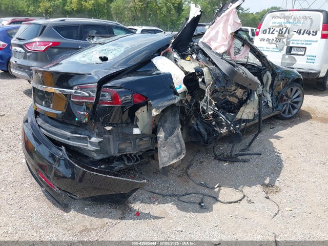 2016 TESLA MODEL S 5YJSA1E41GF143185 Photo 3