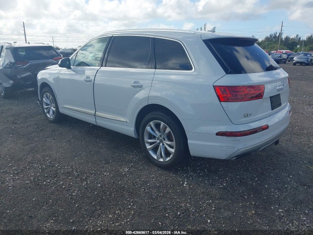 2019 AUDI Q7 WA1LHAF71KD039623 Photo 2