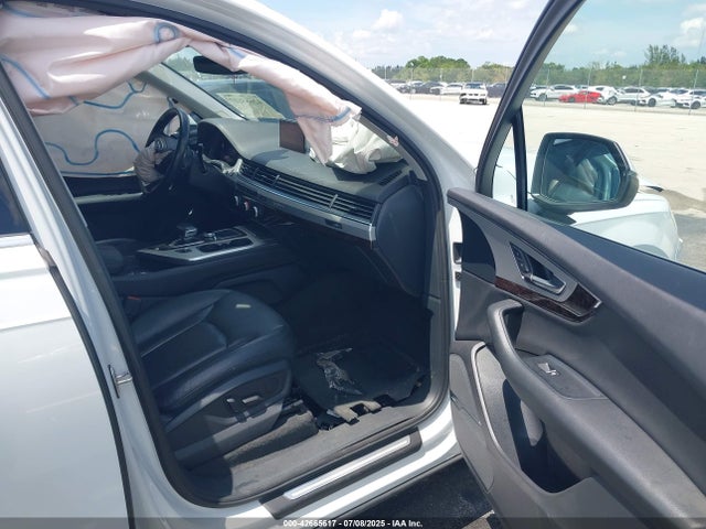 2019 AUDI Q7 WA1LHAF71KD039623 Photo 4