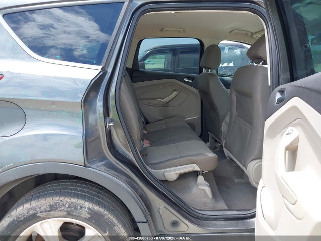 1FMCU9GX8GUB27795 Ford 2016
