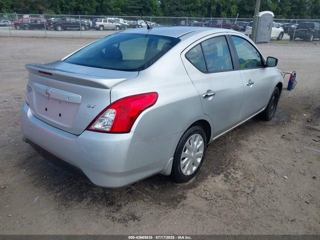 3N1CN7AP1JL883889 Nissan 2018