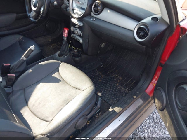 2008 MINI COOPER WMWMF33538TU66036 Photo 4