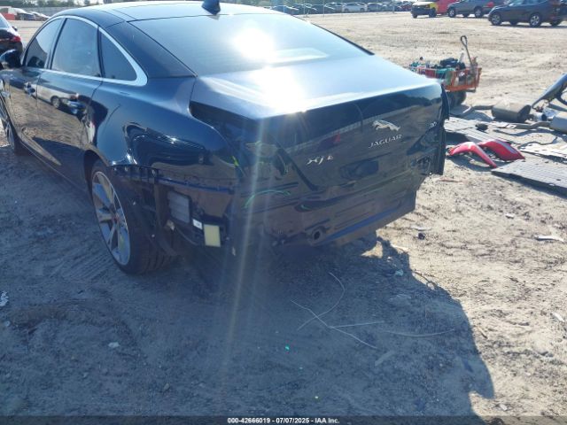 2017 JAGUAR XJ SAJWA2G71H8W08615 Photo 5