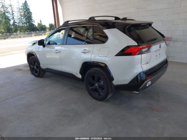 2020 TOYOTA RAV4 HYBRID JTMEWRFV4LD541173 Photo 2