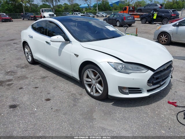2013 TESLA MODEL S 5YJSA1CN5DFP20940 Photo 0