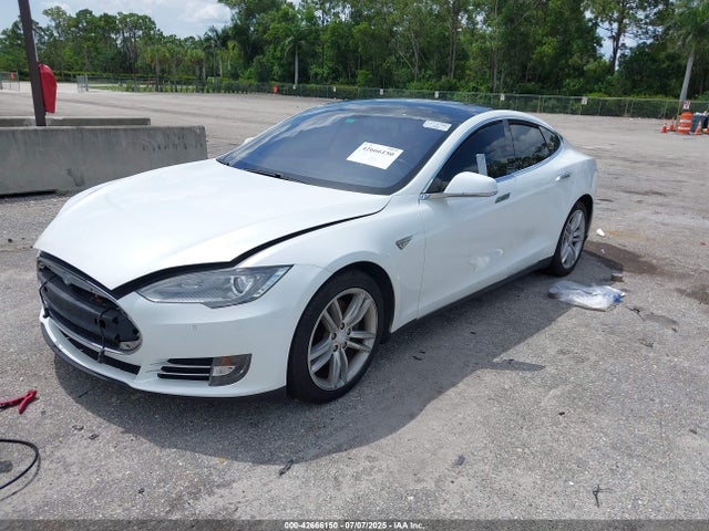 2013 TESLA MODEL S 5YJSA1CN5DFP20940 Photo 1