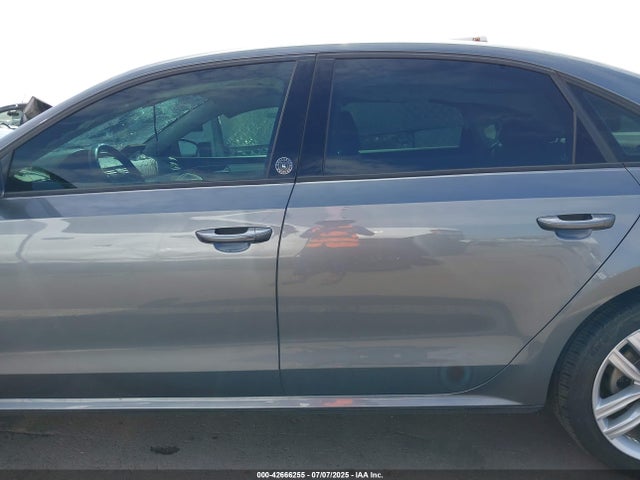1VWLA7A32KC004903 Volkswagen 2019