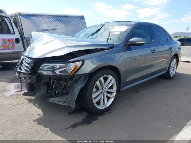 1VWLA7A32KC004903 Volkswagen 2019