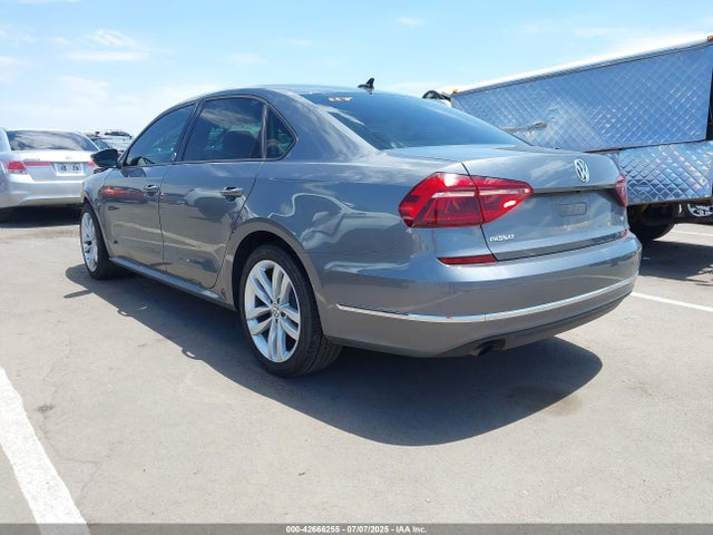 1VWLA7A32KC004903 Volkswagen 2019