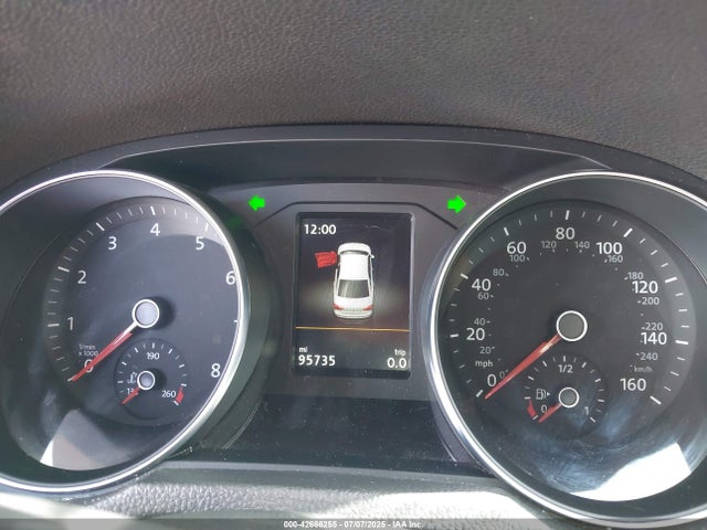 1VWLA7A32KC004903 Volkswagen 2019