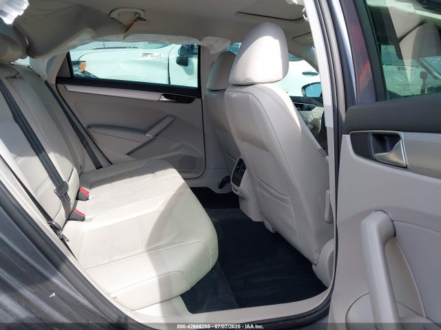1VWLA7A32KC004903 Volkswagen 2019