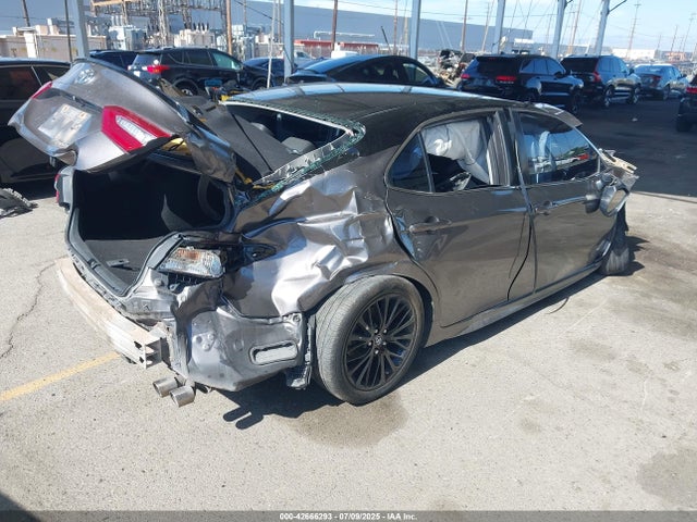 4T1B11HK4JU014085 Toyota CAMRY SE