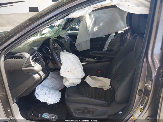 4T1B11HK4JU014085 Toyota CAMRY SE