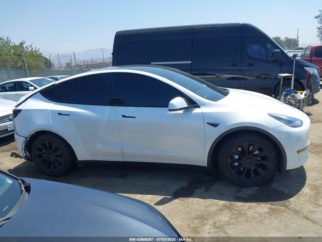 5YJYGDEE9MF118520 Tesla 2021