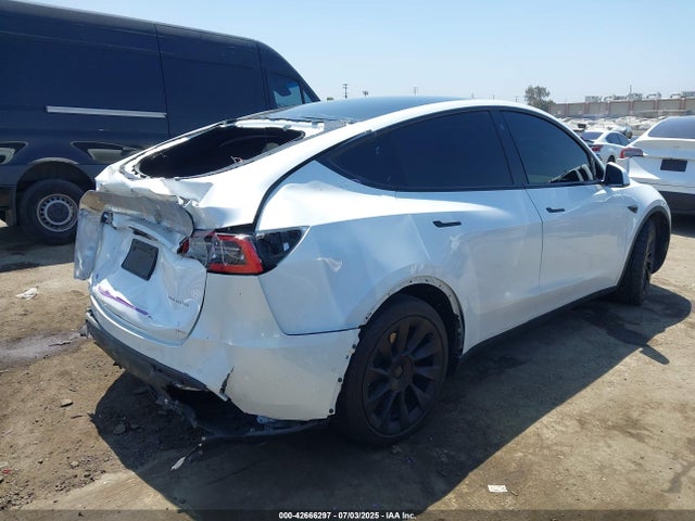 5YJYGDEE9MF118520 Tesla 2021