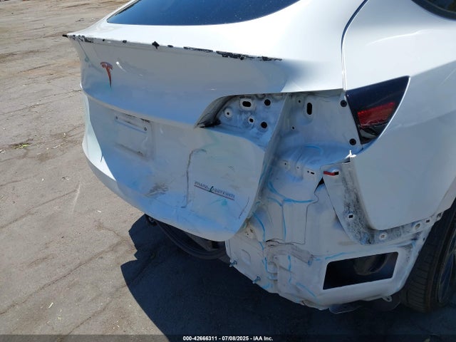 7SAYGDEF6NF381643 Tesla 2022