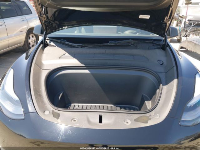 2023 TESLA MODEL Y 7SAYGDEE3PF886906 Photo 9