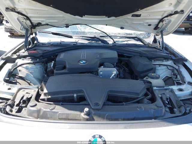 BMW 320i 2016 WBA8E1G50GNU10223 Image 10