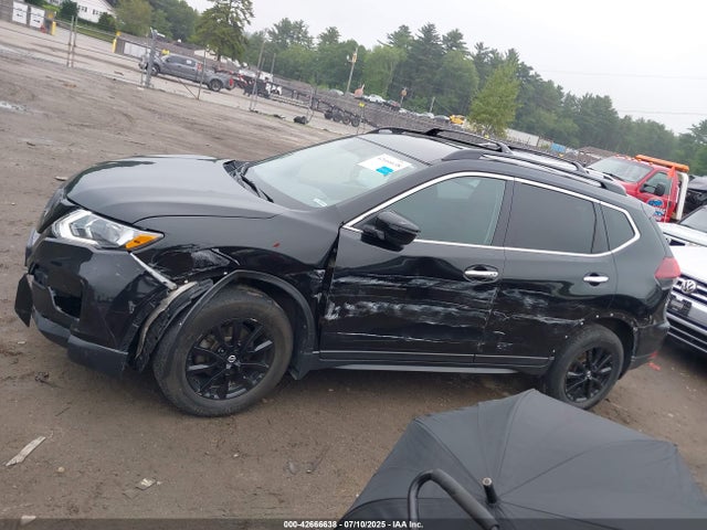Nissan Rogue 2018 5N1AT2MV3JC752946 Image 14