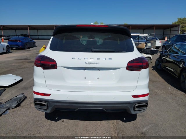 Porsche 2016 2016 WP1AA2A21GKA13141 Image 17