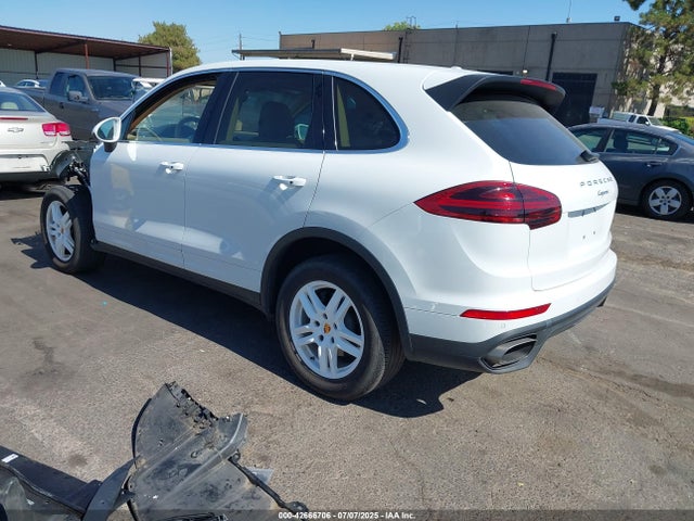 Porsche 2016 2016 WP1AA2A21GKA13141 Image 3