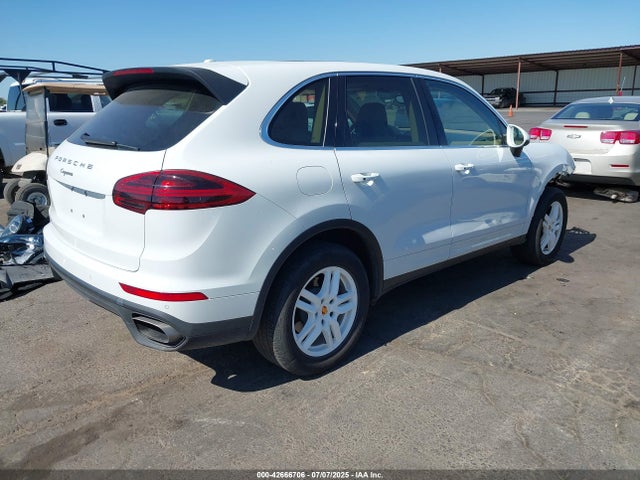 Porsche 2016 2016 WP1AA2A21GKA13141 Image 4