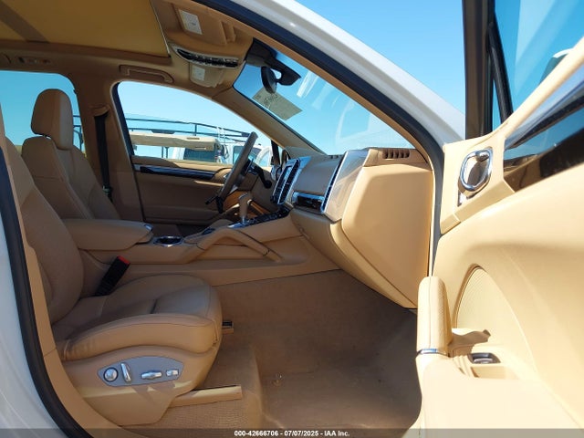 Porsche 2016 2016 WP1AA2A21GKA13141 Image 5
