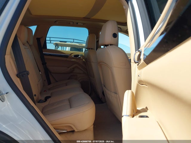 Porsche 2016 2016 WP1AA2A21GKA13141 Image 8